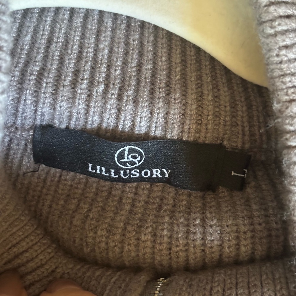 Chic Gray Striped sweater - Picture 5 of 5